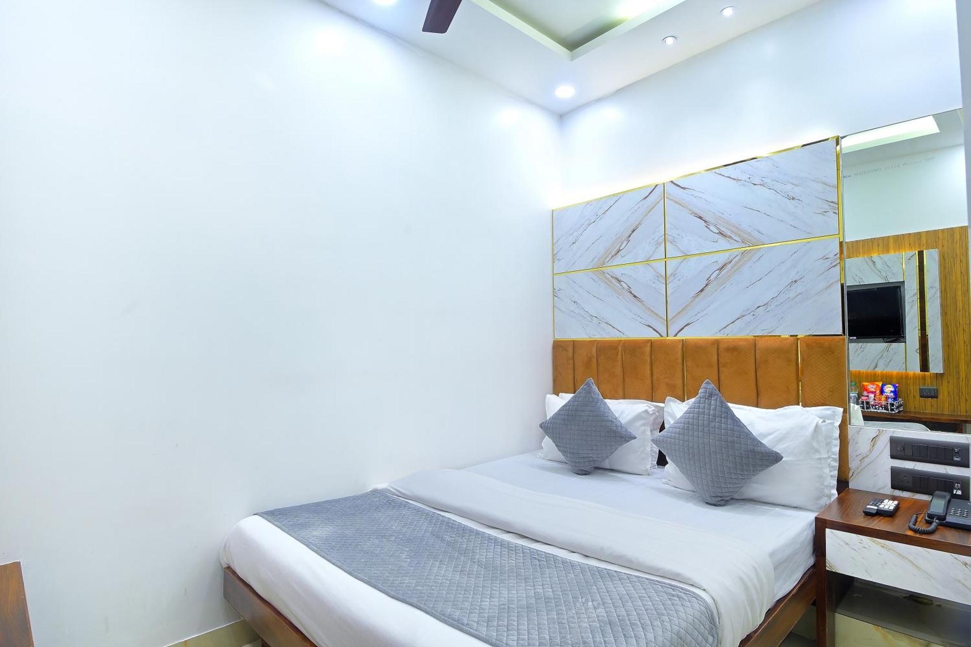 Hotel Nav Durga "2 Walking From New Delhi Railway Station" Bagian luar foto